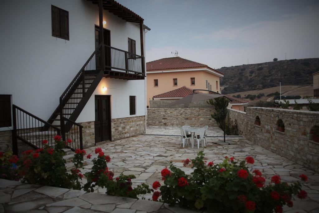 Charoullas Traditional Mansion Villa Alaminos Esterno foto